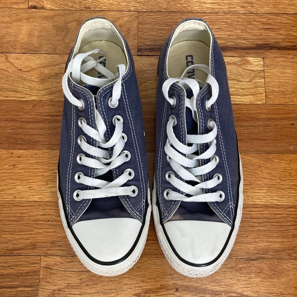 Womens Converse All Star sneakers in gray in size 7.